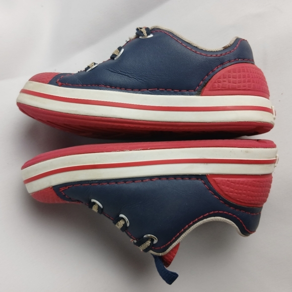 CROCS Kid Shoes Size 10 Waterproof Blue And Red No Laces Pull On - Picture 5 of 8